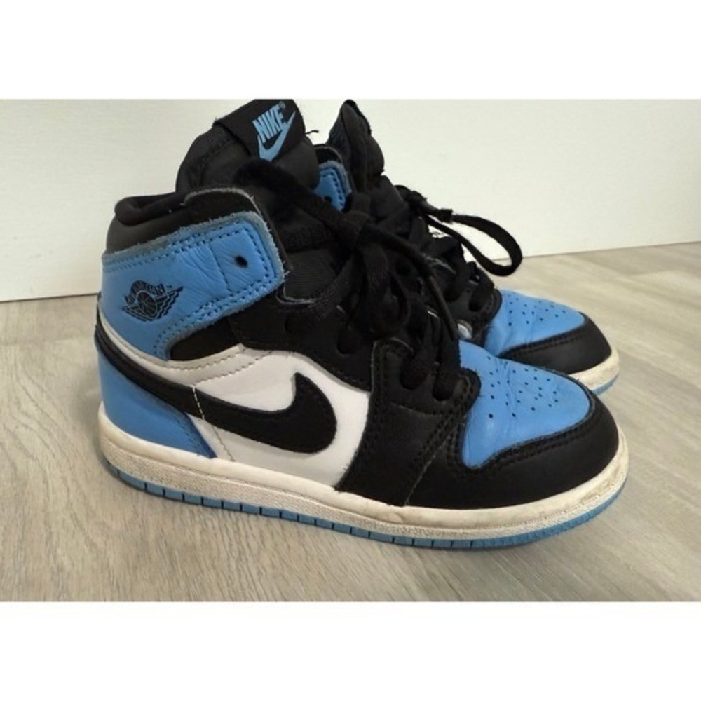 Kids Jordan 1 High OG University Blue Black White Sneakers SZ 9C